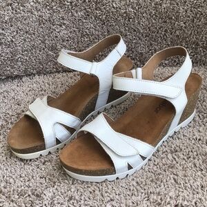 Gabor White Wedge Sandals size 7 UK 9 US
